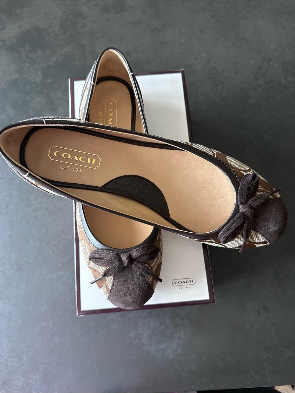 NWT!!! COACH Vintage Brown Signature Canvas and Suede Bow Ballet Flats - Picture 3 of 9